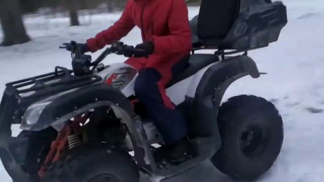 Обзор квадроцикла Kayo bull 3C. Покатались немного по лесу с сыном . смотреть онлайн