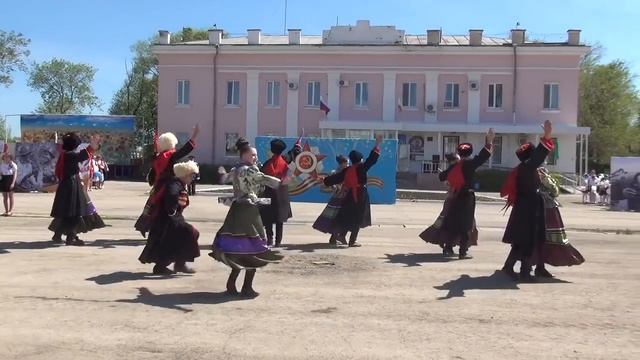 'Казачий танец' нар хор анс ''Радость''ст гр 9 05 2016 смотреть онлайн
