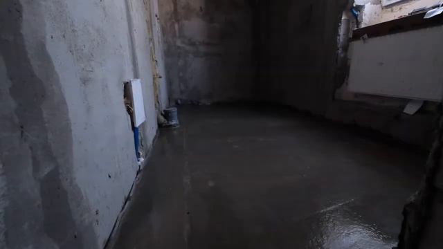 Заливка цементно песчаной стяжки, армированной стеклопластиковой арматурой, с водяным тёплым полом смотреть онлайн