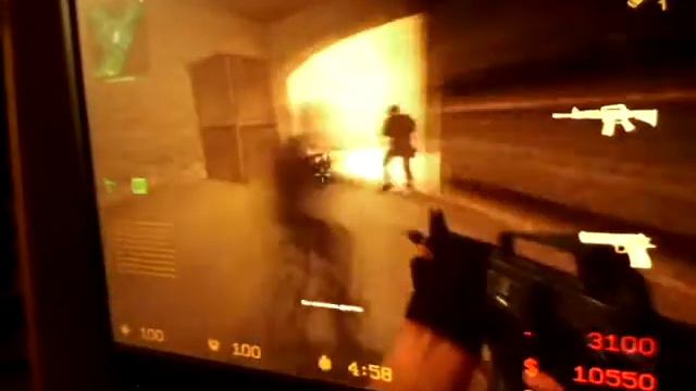 Джими показывает обзор игры Cs Sourse ( Часть 2 из 3) смотреть онлайн