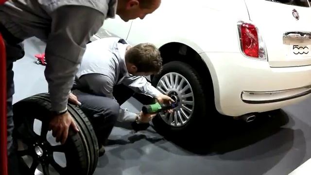 Fiat Parts and Services at Bologna Motor Show 2011 смотреть онлайн