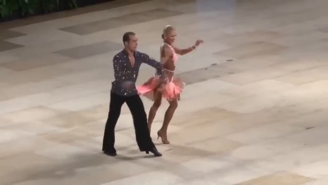 2016 UK Open Dance Profession Latin Final Presentation Cha Cha смотреть онлайн