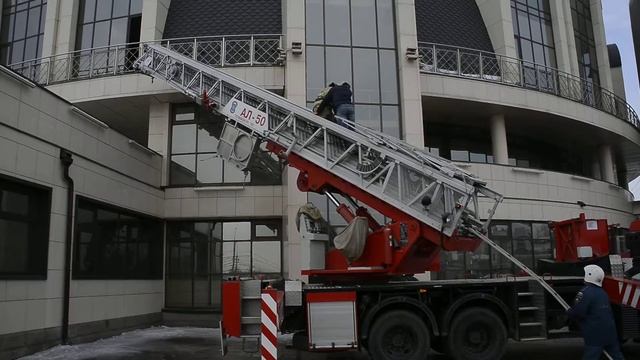 Пожарные учения в Музее оружия смотреть онлайн