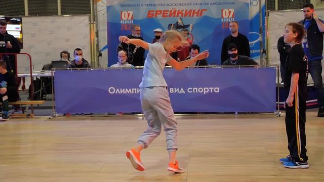 final 11-13 bgirl Арина vs FreeZen - брейкданс чемпионат г.Долгопрудный 2021 смотреть онлайн
