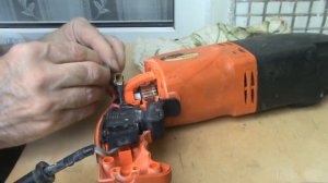 Сильно искрит перфоратор? Смотрите это видео.