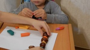 Осенняя поделка ГУСЕНИЦА из природных материалов