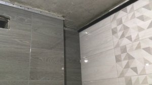 Парящий натяжной потолок в ванной и как его устанавливать.mp4