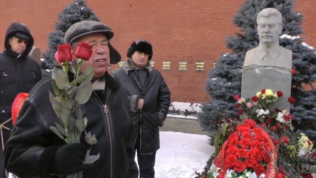 "Смерть предателям СССР!" Виктор Анпилов у могилы Сталина 21 декабря 2012 года смотреть онлайн