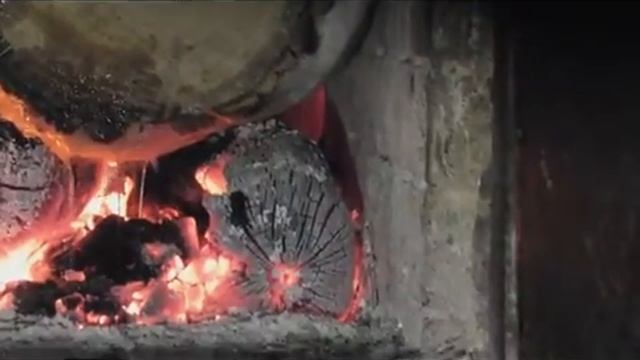 Работа пиролизной печи котла на абсолютно сырых дровах
