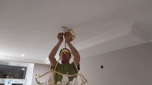 Как собрать и повесить люстра на гипсокартон