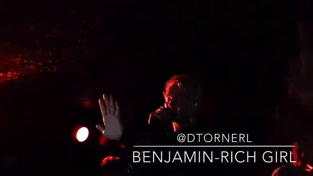 Benjamin - Rich Girl (Live in Barcelona) смотреть онлайн