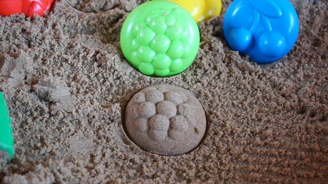 Fast colors in English, using sand molds, scapula and rake смотреть онлайн