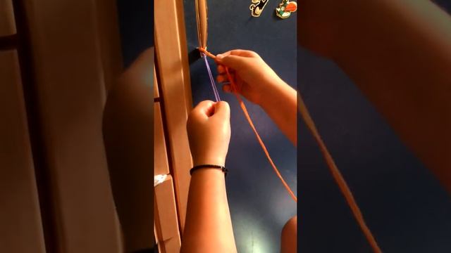ФЕНЕЧКА Подружка .плетение из мулине смотреть онлайн