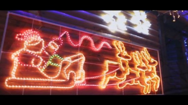 Праздничное перевоплощение загородного дома с NEON NIGHT