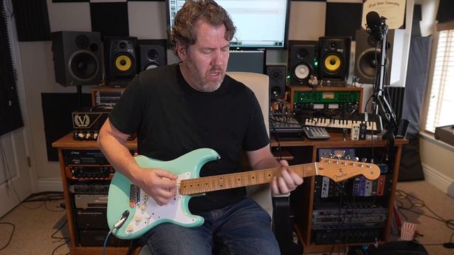 Fender Vintera Road Worn '50s Stratocaster - Surf Green смотреть онлайн