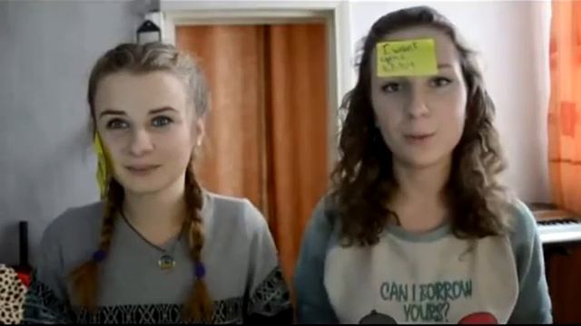 КАК ИГРАТЬ В "НАКЛЕЙ НА КЛЕЙ НАКЛЕЙКУ" смотреть онлайн