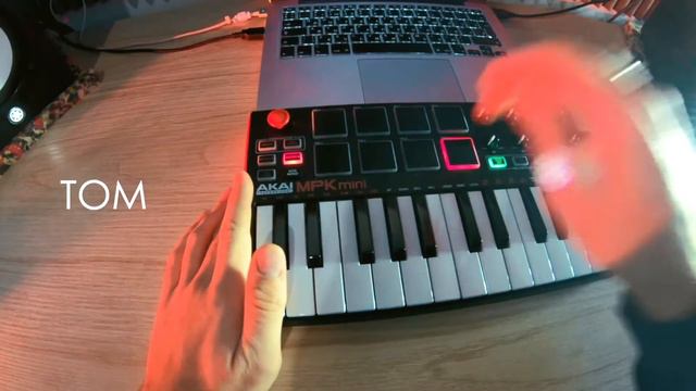 Making SYNTHWAVE / Akai MPK Mini mk2 смотреть онлайн