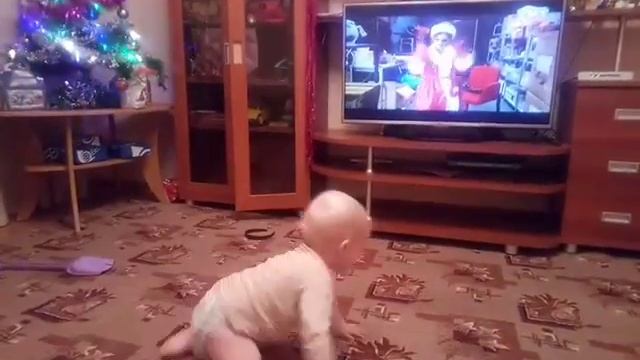 Новогодние танцы. Шел второй час веселья. смотреть онлайн