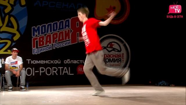 Зачётный баттл 1/4 House battle@Танцы улиц 2012 смотреть онлайн