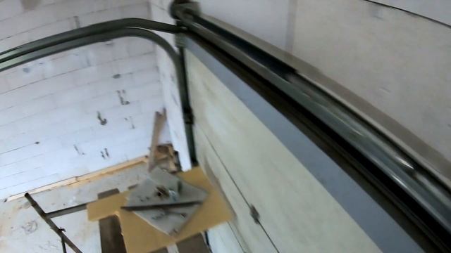 устранение скрипа секционных ворот Алютех смотреть онлайн