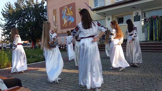 VITA OF DANCE. Танець - При долині, кущ калини. смотреть онлайн
