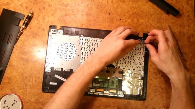 Замена клавиатуры на ноутбуке ASUS X550C смотреть онлайн