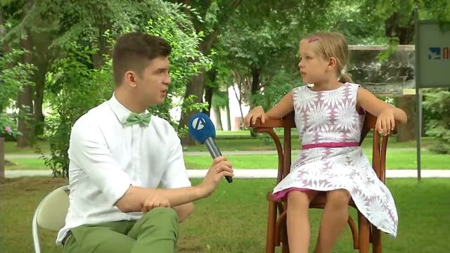 Маленькая Алиса Че отвечает на вопросы о дне ВМФ смотреть онлайн