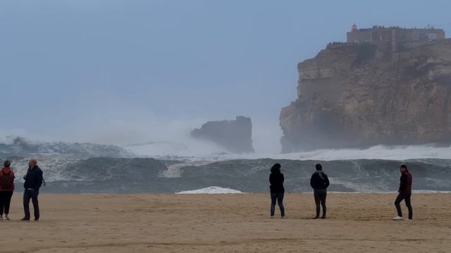 Raw Footage Nazaré November 3rd 2023 - Today's Storm in Nazaré | Jaw-Dropping Footage смотреть онлайн