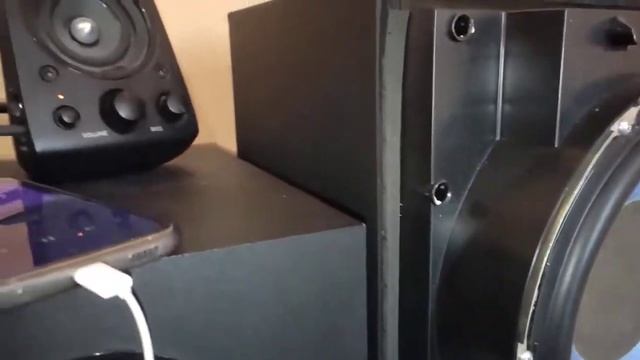 LOGITECH Z623 llevando al límite SUBWOOFER de 10" de Sony GT55 смотреть онлайн