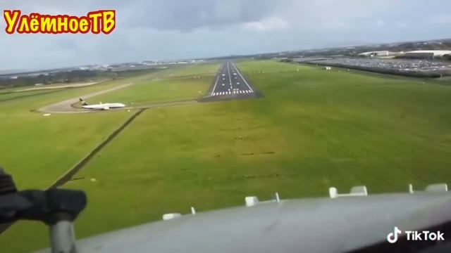 Смотреть Взлёты и Посадки самолета из кабины пилота смотреть онлайн