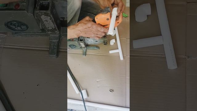 показываю  как сделать обвод для труб из ппр