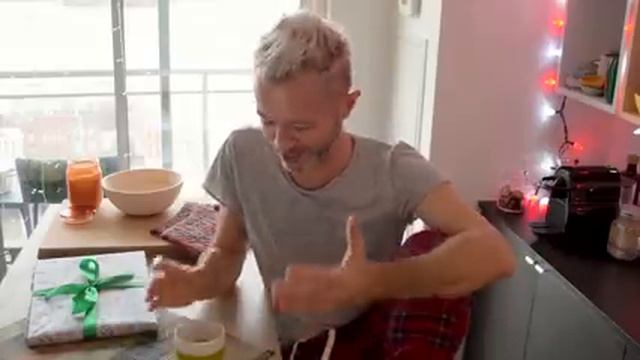 ВСЁ ПОШЛО НЕ ТАК | распаковка подарка и анонс стрима в день рождения смотреть онлайн