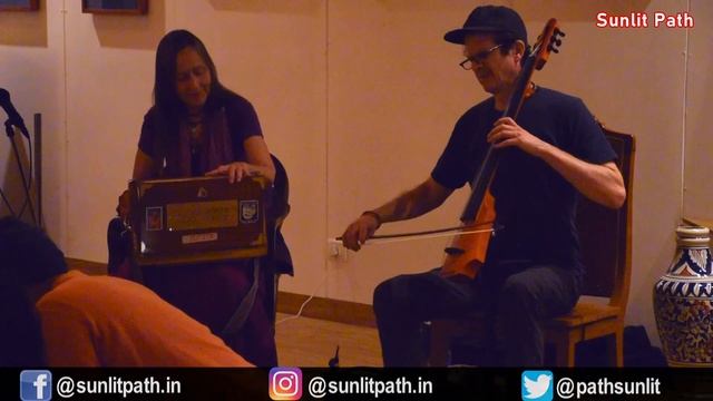 Mirabai from USA Singing Indian Mantra смотреть онлайн