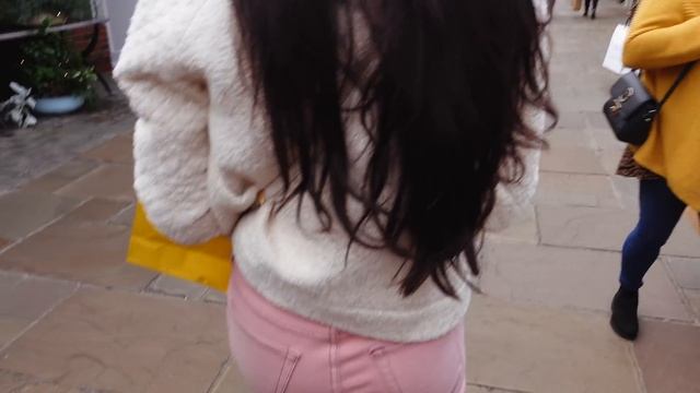 TRIP TO BICESTER VILLAGE | VLOGMAS DAY 3 смотреть онлайн