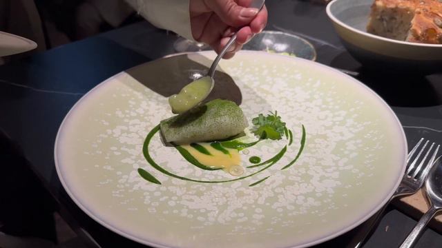 Hong Kong New Fine Dining Restaurant - Feuille. 2 Star Michelin Chef. Immersive Dining Experience. смотреть онлайн
