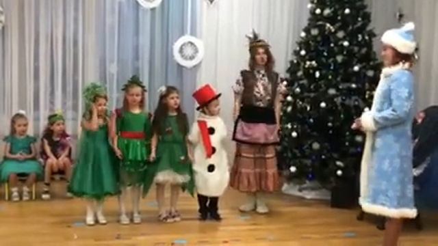 новогодний утренник в детском саду Ильюши 22.12.20(4) смотреть онлайн