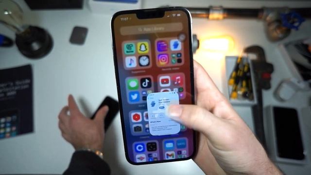how to get split screen on any iPhone on iOS 16 ( Multi Window View ) смотреть онлайн