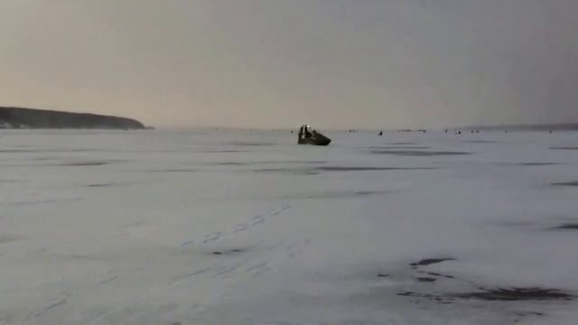 катер на воздушной подушке для зимней рыбалки, старт с места смотреть онлайн