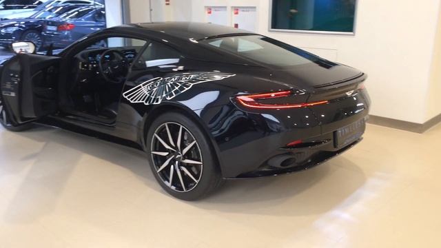 БЕЗУМНЫЙ ВЫХЛОП Aston Martin смотреть онлайн