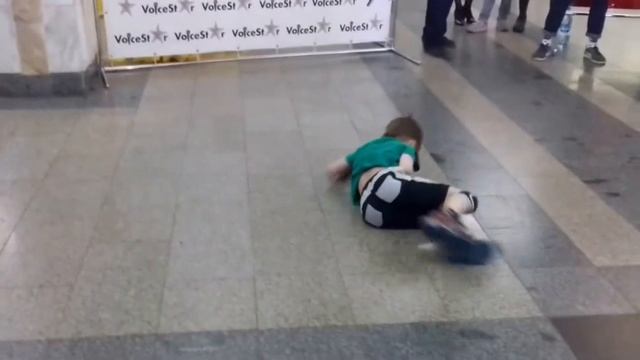 Я восхищаюсь всем, что в силах оторвать подростка от компьютера смотреть онлайн