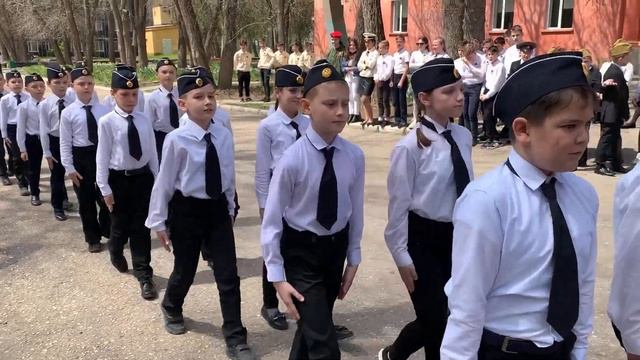 Открытие. Выступление младших групп на смотре строя и песни смотреть онлайн