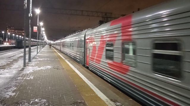 ЭП2К-327 с фирменным поездом 032 "Вятка" Москва - Киров смотреть онлайн