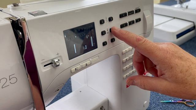 Bernina 325 - 4: Sewing the Drawstring Casing смотреть онлайн