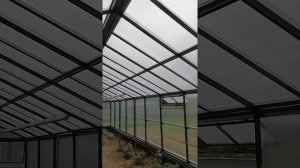 Двухскатная теплица из металла и профиля, поликарбоната