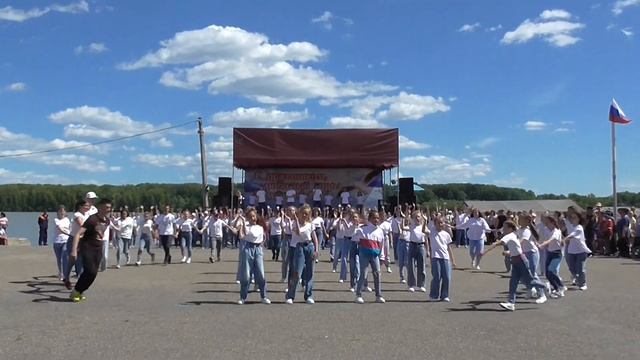 Эстрадный ансамбль " Карусель" - КОМАНДА смотреть онлайн