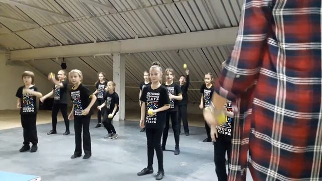 Пластика сюжет 4, ДМТЮА 7 группа, открытый урок 19.12.17 смотреть онлайн