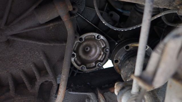 Mercedes Vito потек сальник АКПП ZF4HP20.Меняем на оригинальный. смотреть онлайн