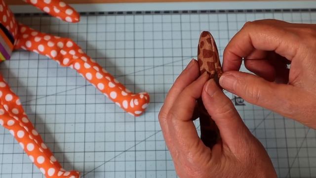 Patchwork Giraffe || FREE PATTERN || Full Tutorial with Lisa Pay смотреть онлайн