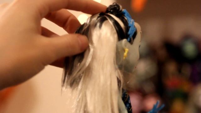 РАСПАКОВКА КУКЛЫ МОНСТЕР ХАЙ ФРЕНКИ ШТЕЙН ДОБРО ПОЖАЛОВАТЬ В ШКОЛУ МОНСТРОВ смотреть онлайн