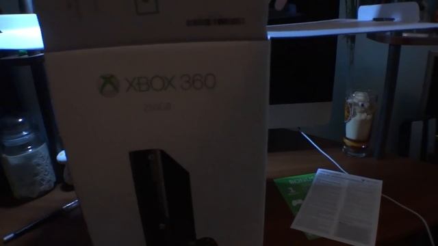 Xbox 360 E 250GB Unboxing смотреть онлайн
